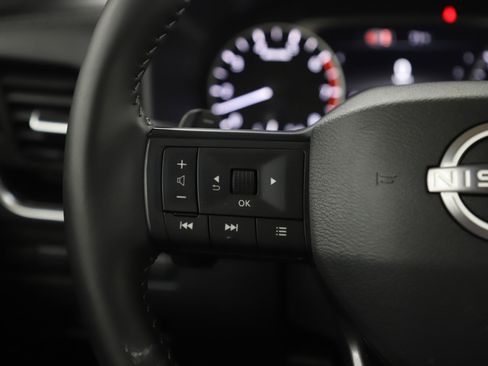 Used 2026 Nissan Rogue SV image 27