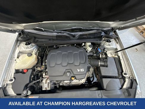 Used 2011 Buick Lucerne CXL FWD image 38