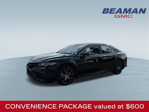 Used 2024 Toyota Camry SE w/ Convenience Package FWD image 3