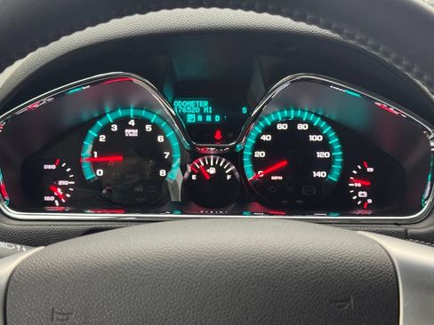 Used 2015 Chevrolet Traverse LT FWD image 21