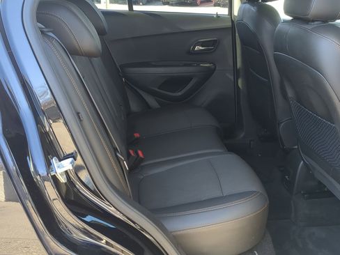 Used 2019 Chevrolet Trax LT w/ LT Convenience Package image 21