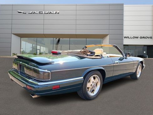 Used 1994 Jaguar XJS V12 Convertible RWD image 2