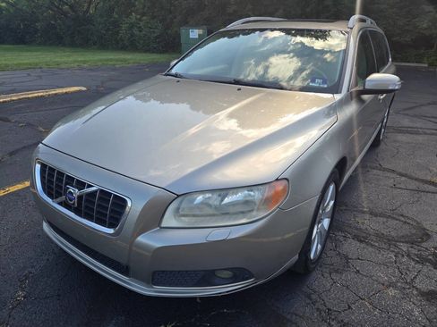 Used 2008 Volvo V70 image 1