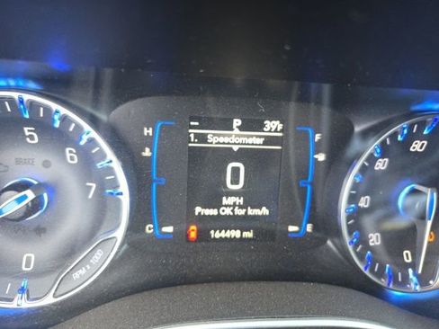 Used 2019 Chrysler Pacifica Touring-L FWD image 11