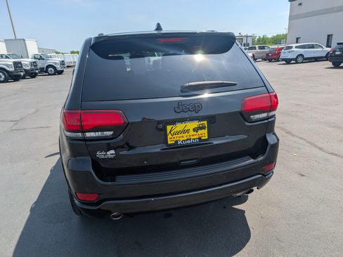 Used 2015 Jeep Grand Cherokee Altitude AWD/4WD image 7