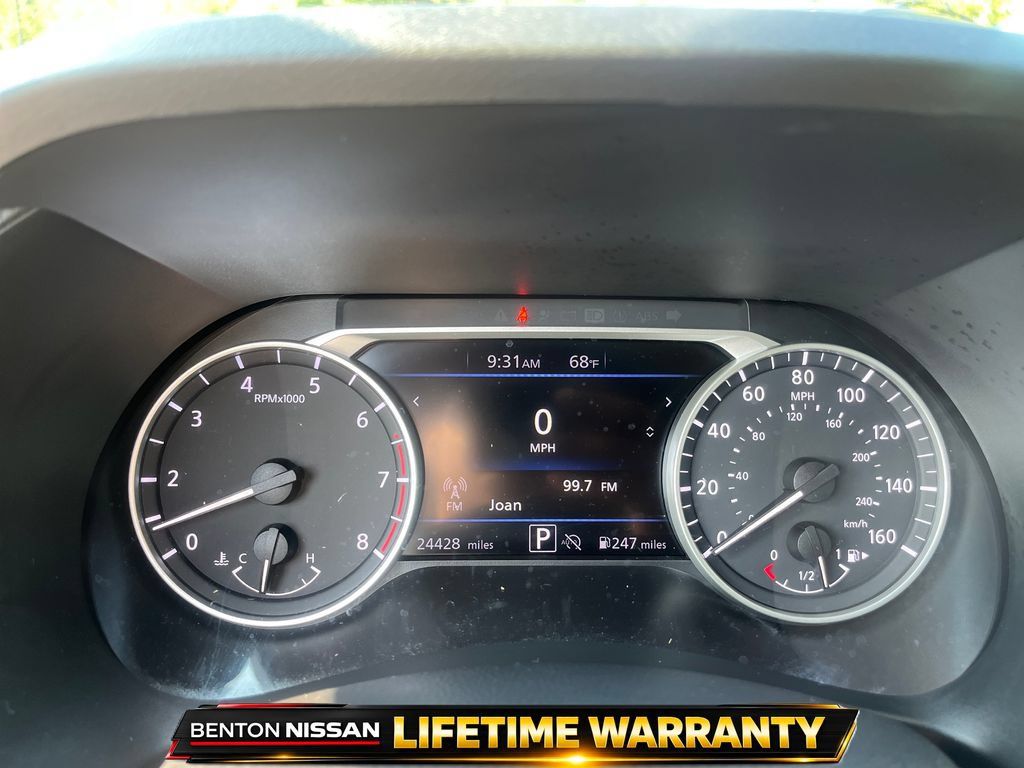 Used 2025 Nissan Sentra SR FWD image 14