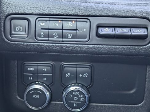 Used 2022 GMC Yukon Denali image 14