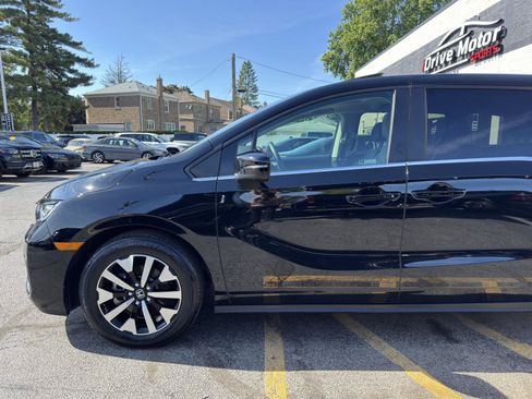 Used 2025 Honda Odyssey EX-L image 2