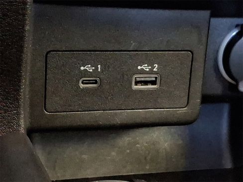 Used 2023 Nissan Kicks SR w/ SR Premium Package image 24