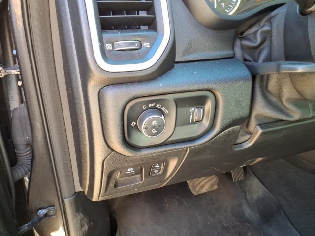 Used 2020 RAM 1500 Big Horn AWD/4WD image 16
