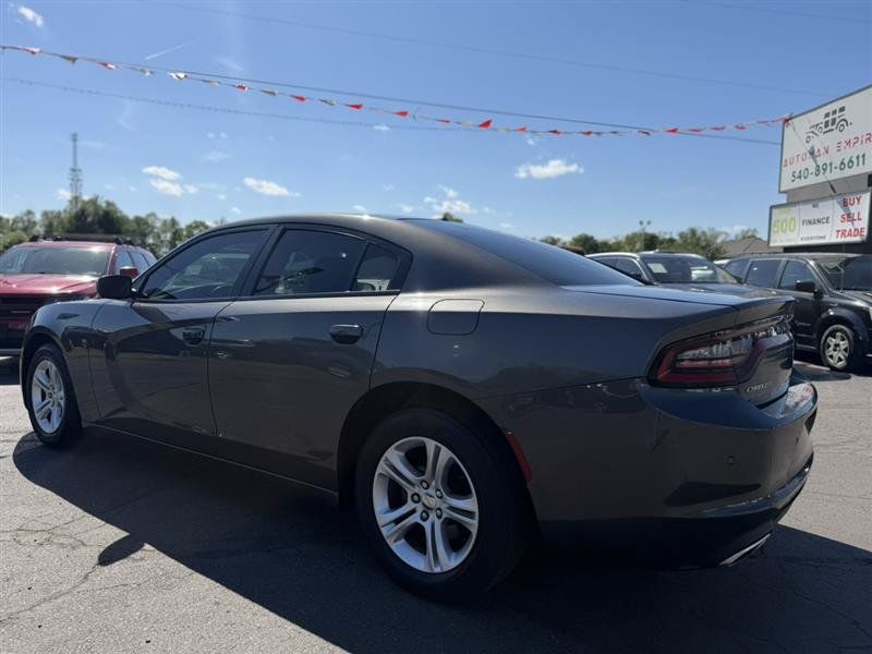 Used 2019 Dodge Charger SXT RWD image 6