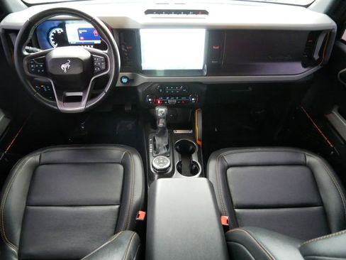 Used 2023 Ford Bronco Badlands w/ Sasquatch Package image 13