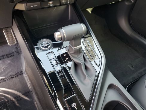 New 2025 Kia Niro SX Touring image 25