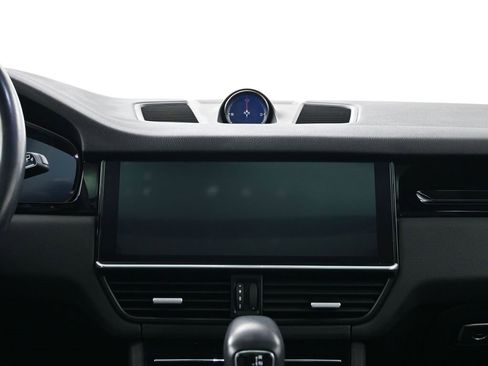 Used 2020 Porsche Cayenne image 11