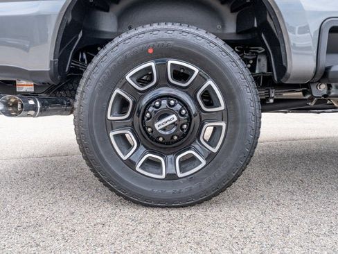 New 2026 Ford F350 Platinum w/ FX4 Off-Road Package AWD/4WD image 9