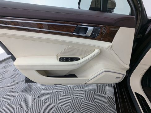 Used 2023 Porsche Panamera 4 image 24