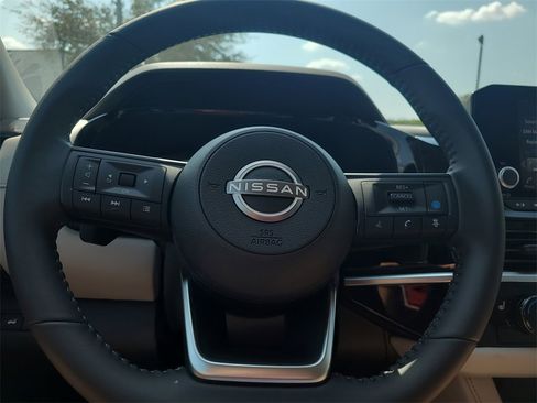 New 2025 Nissan Pathfinder SV w/ Black Appearance Package image 20