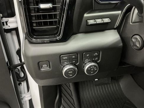 New 2026 GMC Sierra 1500 AT4 w/ AT4 Premium Package AWD/4WD image 39