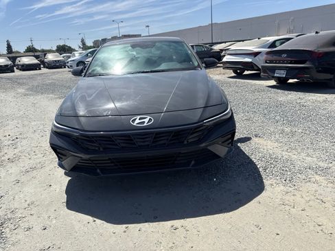 Used 2026 Hyundai Elantra Sport FWD image 2