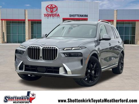 Used 2025 BMW X7 xDrive40i AWD/4WD image 1