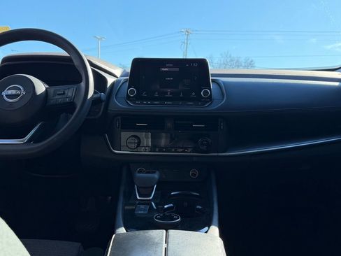 Used 2023 Nissan Rogue SV image 15