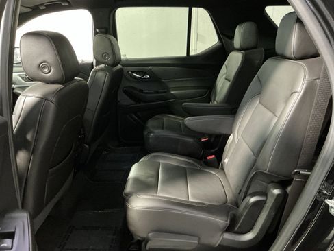 Used 2022 Chevrolet Traverse LT w/ LT Premium Package AWD/4WD image 25