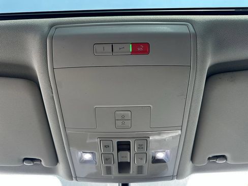 Used 2022 Volkswagen Atlas SE FWD image 25