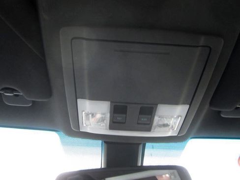 Used 2015 Ford Taurus SHO w/ Equipment Group 401A AWD/4WD image 32