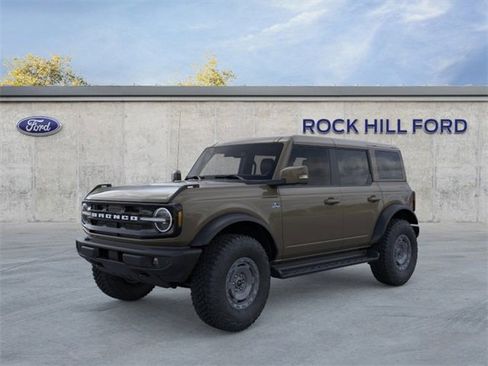 New 2025 Ford Bronco Outer Banks w/ Sasquatch Package image 2