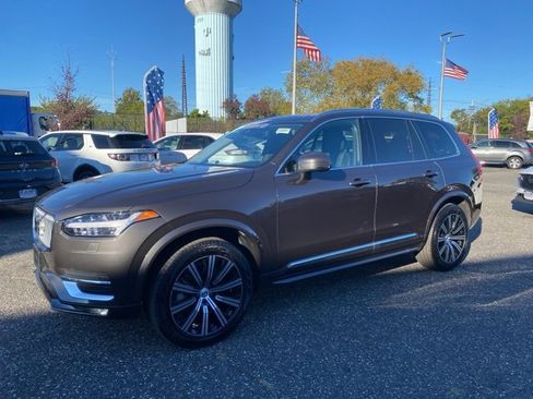 Used 2025 Volvo XC90 B5 Plus image 5