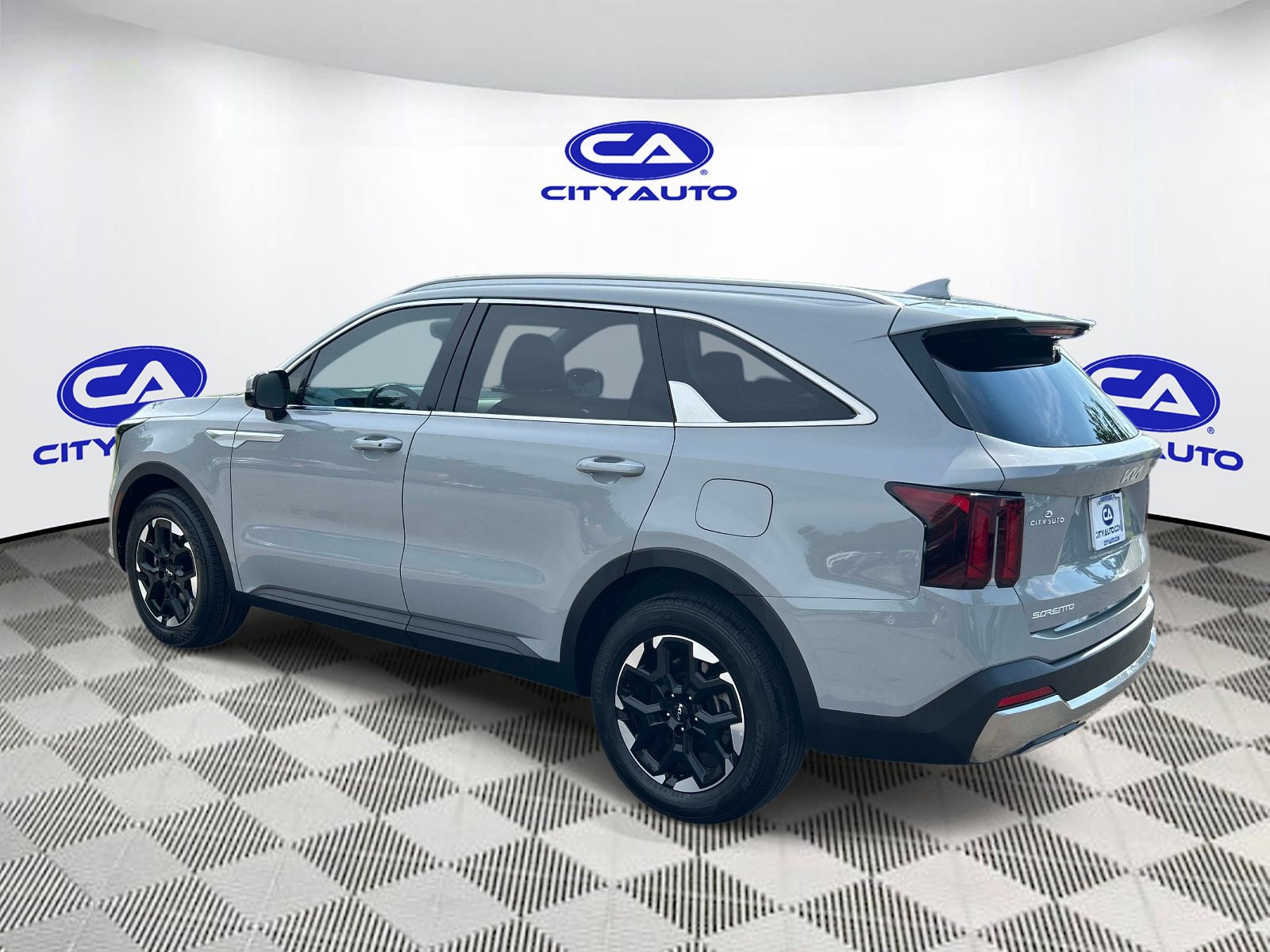 Used 2025 Kia Sorento S FWD image 5