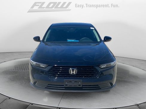 Certified 2025 Honda Accord SE image 3