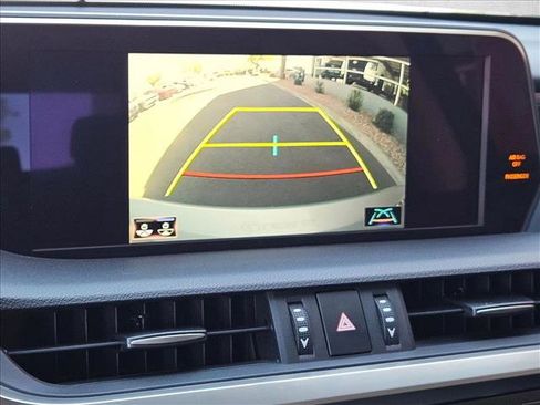 Used 2020 Lexus ES 300h w/ Premium Package FWD image 19