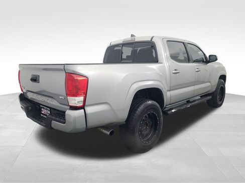 Used 2016 Toyota Tacoma SR image 5