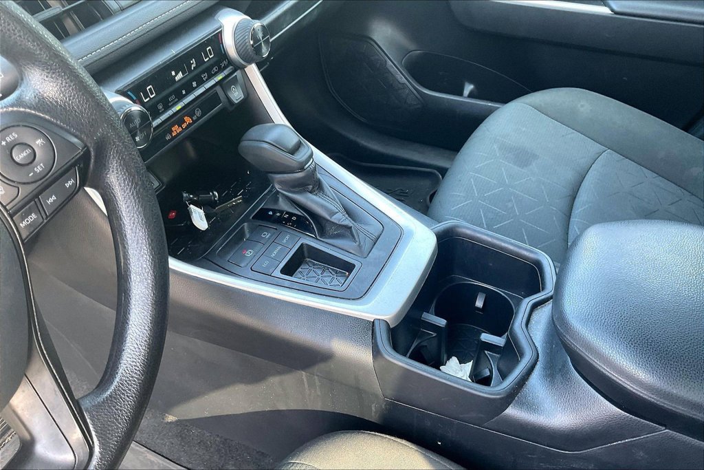 Used 2024 Toyota RAV4 XLE FWD image 15