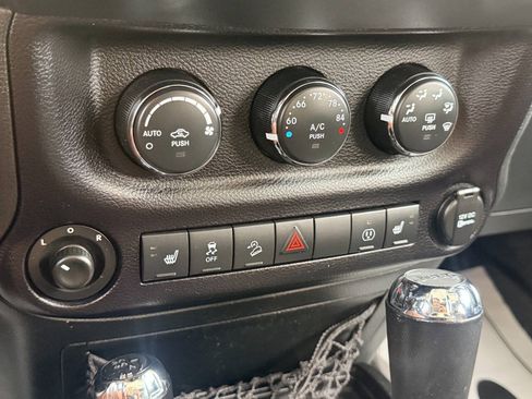 Used 2015 Jeep Wrangler Unlimited Sahara w/ Dual Top Group AWD/4WD image 35