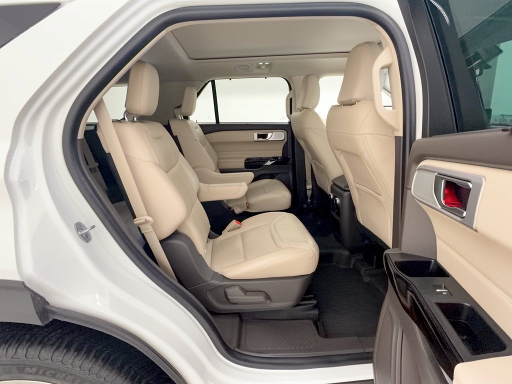 Certified 2021 Ford Explorer Platinum w/ Equipment Group 601A AWD/4WD image 29