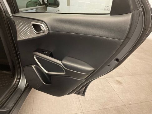 Used 2022 Kia Soul LX FWD image 28