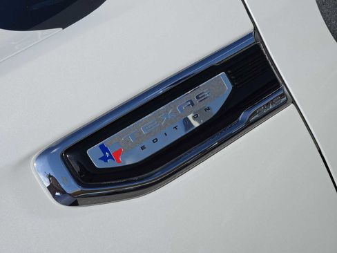 Certified 2024 GMC Sierra 1500 SLT image 10