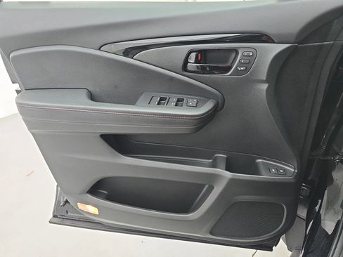 Certified 2024 Honda Passport Black Edition image 27