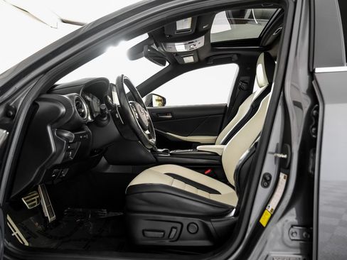 Used 2022 Lexus IS 350 F Sport RWD image 3