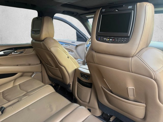 Used 2018 Cadillac Escalade Platinum AWD/4WD image 21