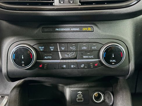 Used 2024 Ford Escape ST-Line image 23