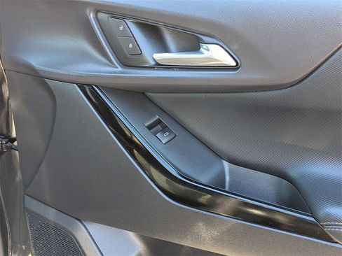 Used 2025 Chevrolet Equinox LT image 33