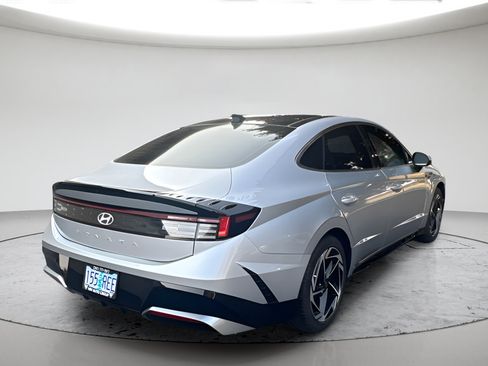 Used 2025 Hyundai Sonata SEL FWD image 3