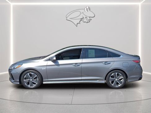 Used 2018 Hyundai Sonata Limited FWD image 2