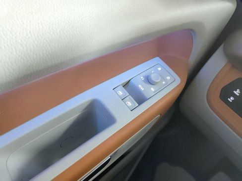 New 2025 Volkswagen ID. Buzz Pro S Plus image 9
