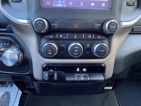 Used 2022 RAM 1500 Laramie AWD/4WD image 29
