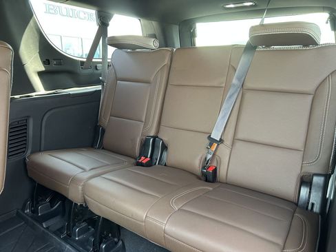 Used 2023 Chevrolet Suburban High Country image 9