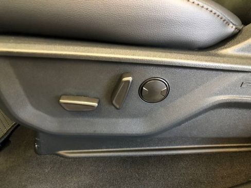 New 2026 Ford F250 Lariat w/ Black Appearance Package image 11